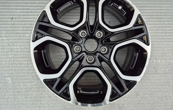 Suzuki SX4 S-Cross R17 alloy rim SD24W8