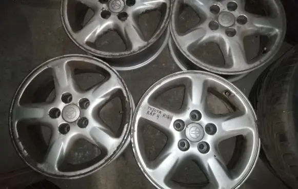 Toyota RAV 4 (XA20) R16 alloy rim 