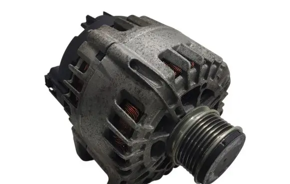 Volkswagen PASSAT B7 Generator/alternator 03L903023B