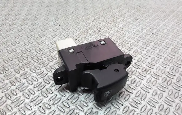 KIA Cerato Electric window control switch 935782D000