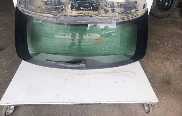 BMW 3 F30 F35 F31 Opening tailgate glass 7300721 7263163