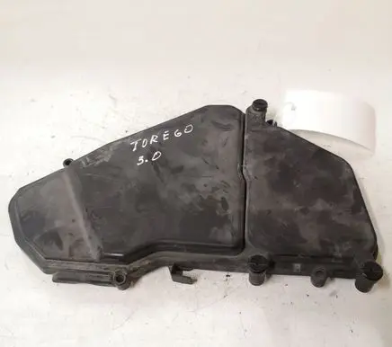 Volkswagen Touareg II Fuse box cover 7L0937576