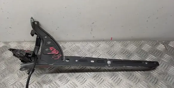 Lexus RC Engine bonnet/hood lock/catch