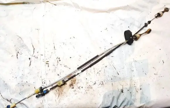 Opel Astra J Gear shift cable linkage