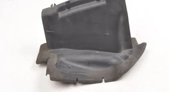 Volvo S60 Intercooler air channel guide 31353044