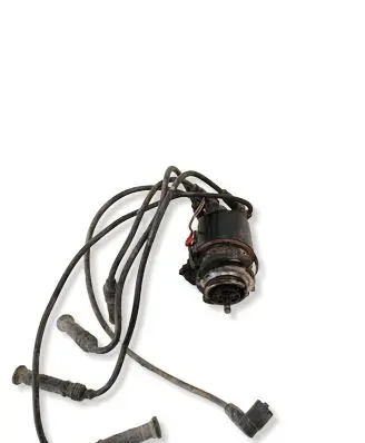 Volkswagen Golf III Ignition distributor 030905205AA