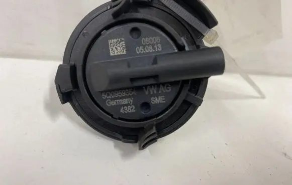 Audi A3 S3 8V Airbag deployment crash/impact sensor 5Q0959354