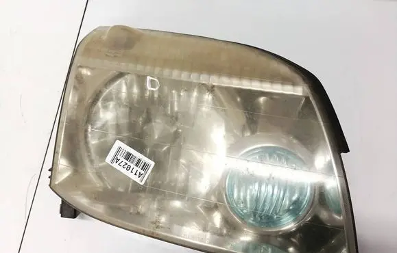 Nissan X-Trail T30 Headlight/headlamp 