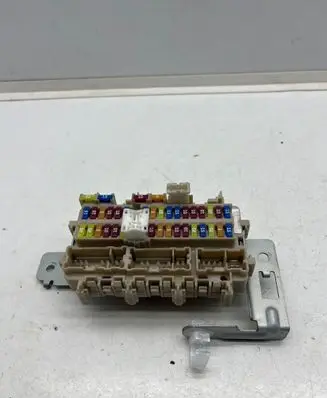 Nissan X-Trail T32 Fuse module 4CL0B 7F20 C6902