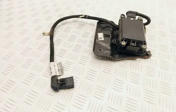 Peugeot 5008 II Distronic sensor radar 9829009680 98143923B 9827660580