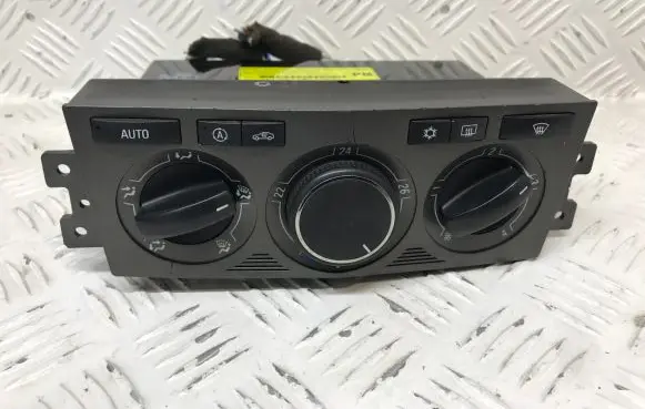 Opel Antara Climate control unit 96873526
