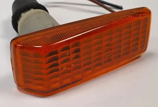 Mercedes-Benz E W124 Front fender indicator light