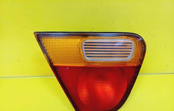 Tailgate rear/tail lights
