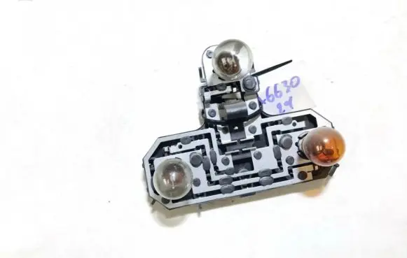 Volvo S80 Tail light bulb cover holder