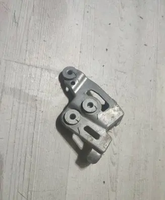 Hyundai Kona I Engine mount bracket