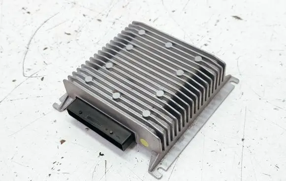 Volkswagen Jetta VI Sound amplifier 5C6035456