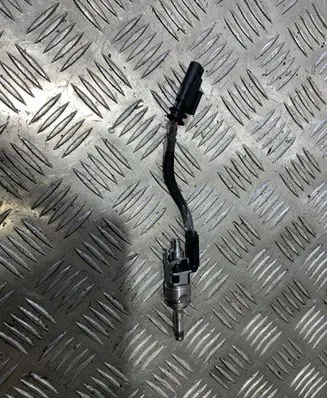 Volvo XC60 Fuel injector 31432778