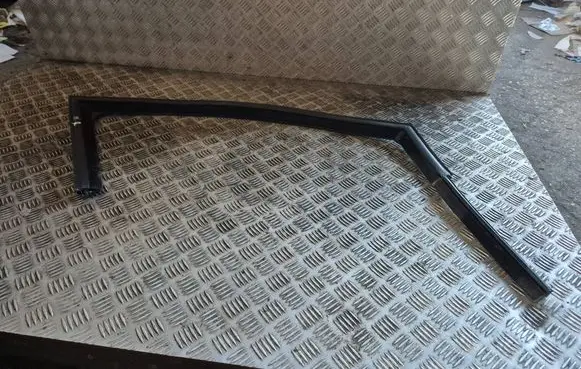 Seat Leon (1P) Rubber seal front door window/glass