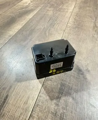Mercedes-Benz E C207 W207 Central locking vacuum pump 0008003348 5998200010 5998200016