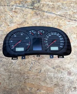 Volkswagen Golf IV Speedometer (instrument cluster) 1J0920846C 271102010201