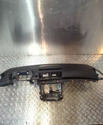 BMW 1 E81 E87 Dashboard