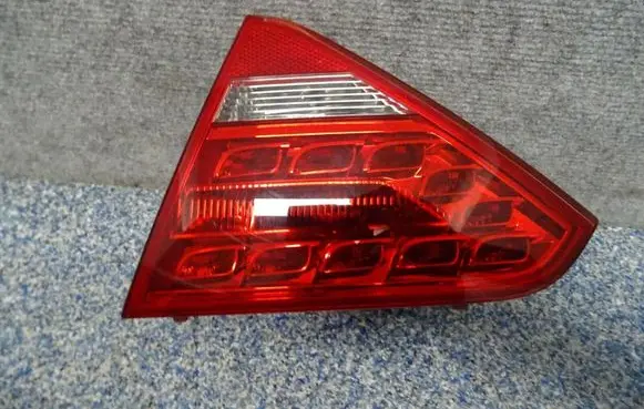 Audi A5 8T 8F Tailgate rear/tail lights 8T0945094A