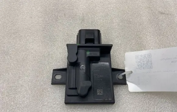 Jaguar XE Fuel injection pump control unit/module FK7290370AD