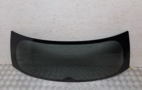 Toyota Avensis T250 Rear windscreen/windshield window 6813105120 8218605080