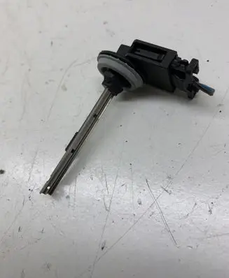 Audi A4 S4 B8 8K Oil temperature sensor 6R0820539