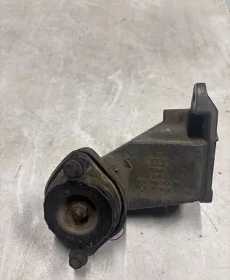 Volkswagen PASSAT B5.5 Gearbox mounting bracket 8D0399113AB
