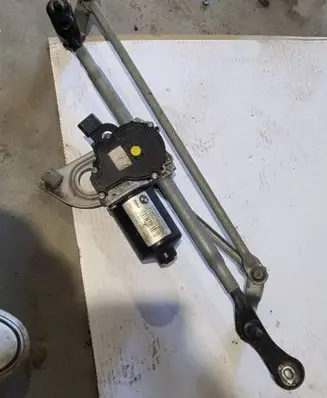 BMW 1 F20 F21 Front wiper linkage and motor 7267503