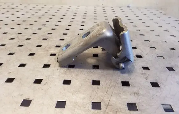 Peugeot 3008 I Front door upper hinge