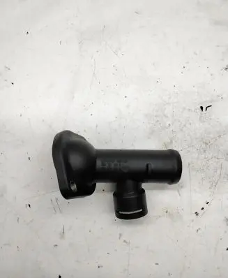Volkswagen PASSAT B6 Engine coolant pipe/hose 03G121121D