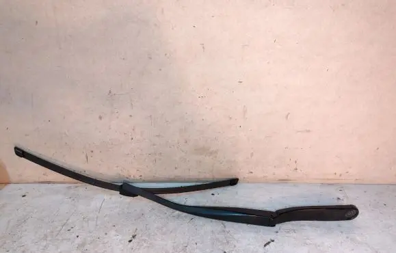 BMW 5 F10 F11 Windshield/front glass wiper blade 7182460