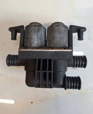 BMW X5 E70 Coolant heater control valve 8374995