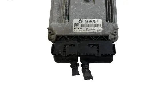 Volkswagen Touran I Engine control unit/module 03G906021DM 1039S13438 0281012737
