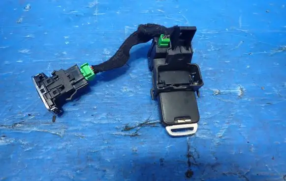 Volvo V40 Ignition lock AH4N-15607-AE 28227917 CCAB09LP0300T0