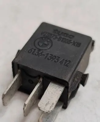 BMW 5 E39 Other relay 61361393412 V23073B100XX18