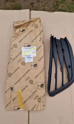 Volkswagen Golf VIII Front bumper lower grill 5H0853665J