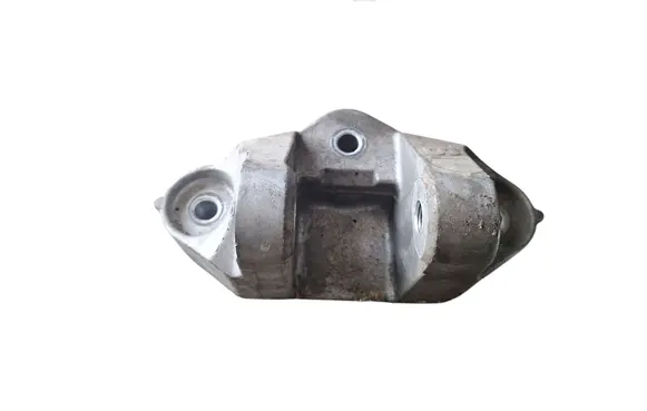 Nissan Qashqai Engine mounting bracket 038172