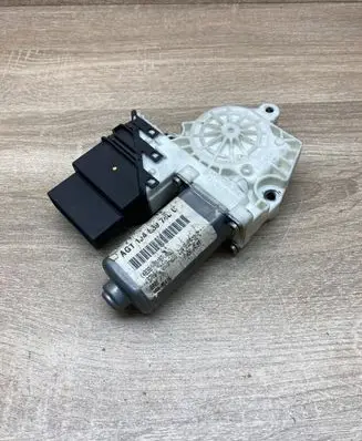 Volkswagen Golf IV Rear door window regulator motor 1J4839756C 9776101438202