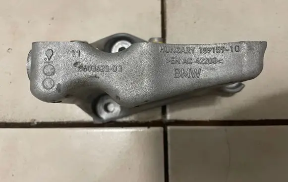 Mini Clubman F54 Engine mounting bracket 189159 18915910