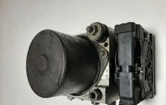 Fiat Grande Punto ABS Pump 0265231535 0265800421