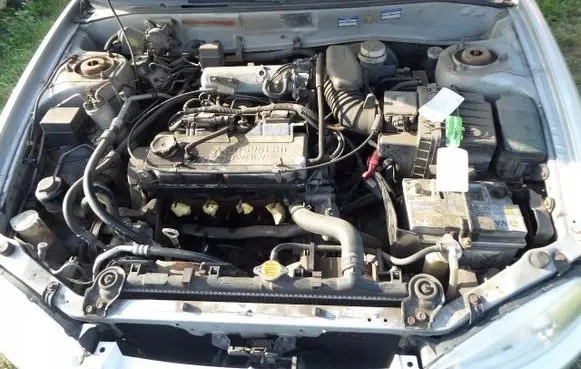 Mitsubishi Colt Engine