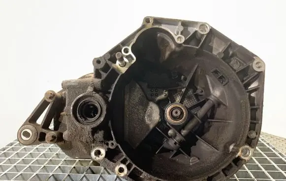 Fiat Grande Punto Manual 5 speed gearbox 55196336