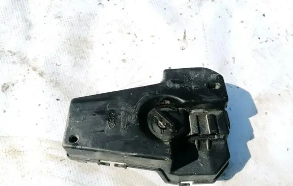 Ford Galaxy Tail light bulb cover holder 98VW13N004DA
