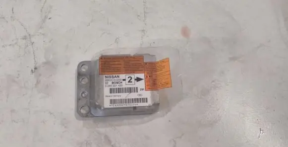 Nissan Primera Airbag control unit/module 98820AV200 0285001420