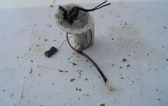 Audi A4 S4 B8 8K Fuel injection high pressure pump