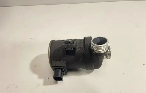 BMW 4 F32 F33 Water pump 8625097 8635089