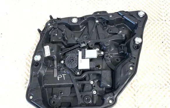 BMW 5 G30 G31 G38 Rear door window regulator with motor 7365168